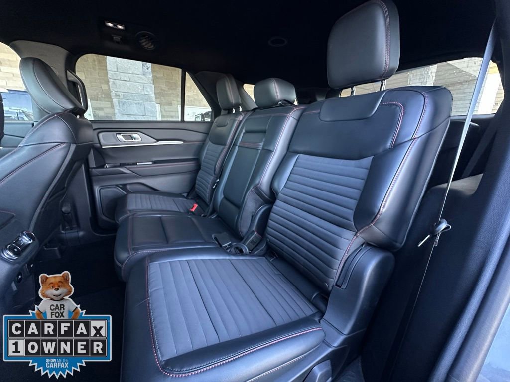 Used 2025 Ford Explorer ST-Line w/ ST-Line Street Pack image 24