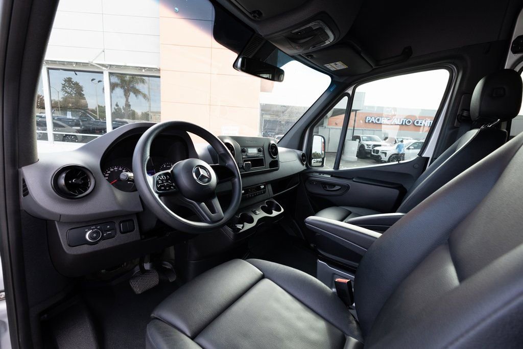 Used 2021 Mercedes-Benz Sprinter 2500 image 17
