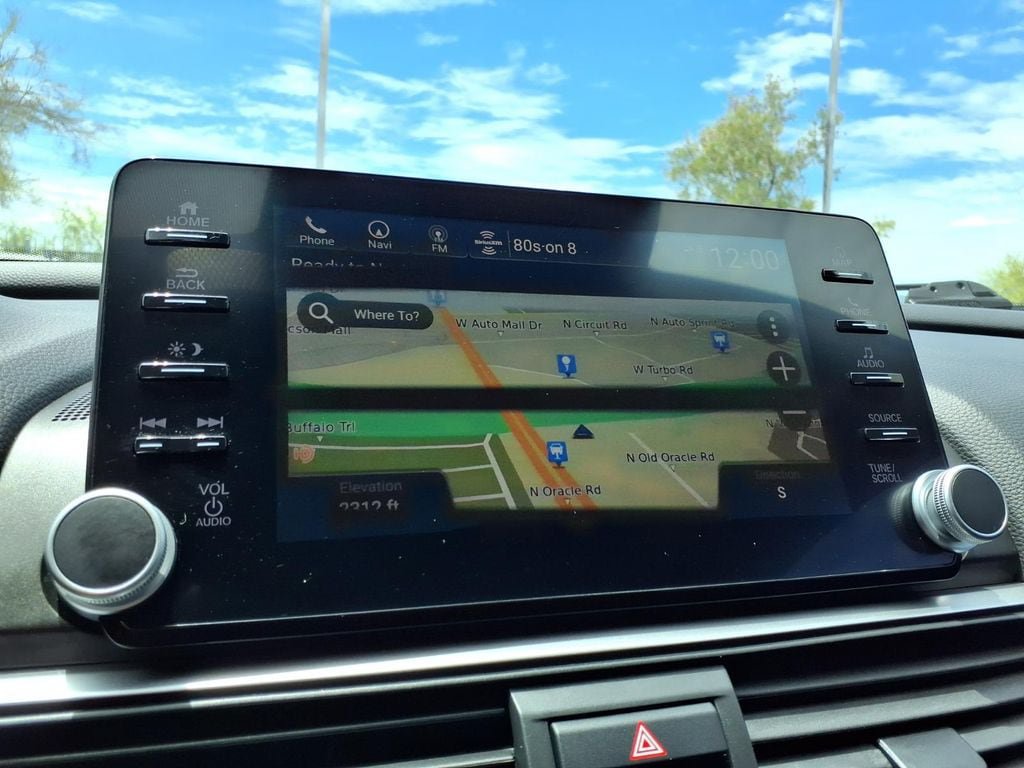 Used 2018 Honda Accord Touring image 3