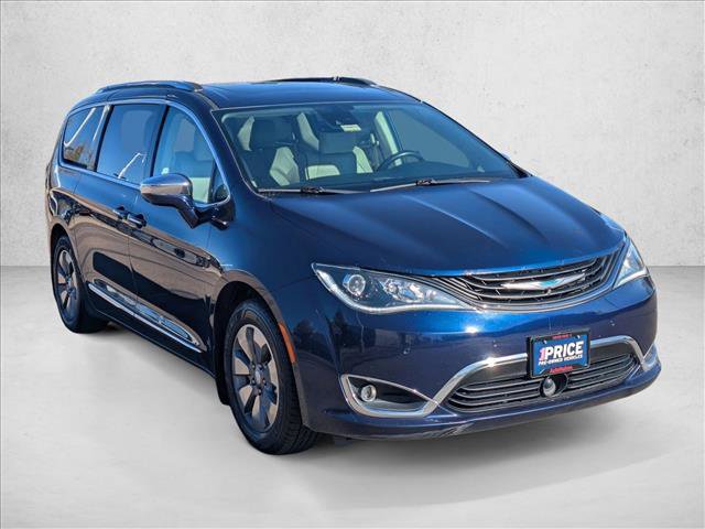 Used 2019 Chrysler Pacifica Limited w/ Advanced Safetytec Group image 3