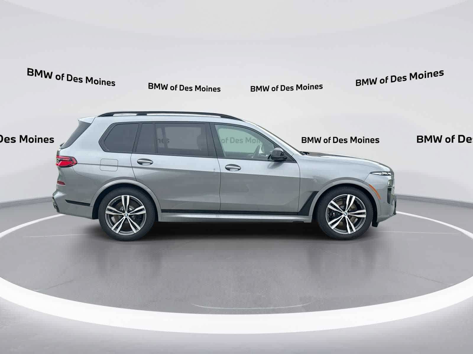 New 2026 BMW X7 M60i w/ M Sport Professional Package AWD/4WD image 9