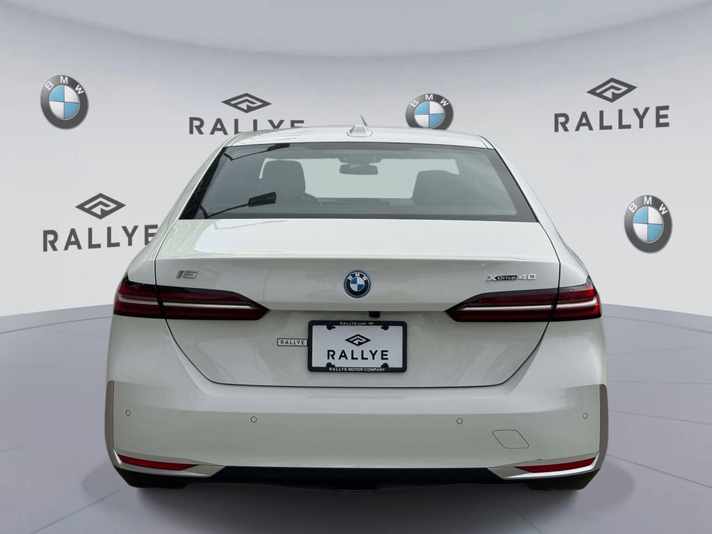 Certified 2025 BMW i5 xDrive40 w/ Premium Package AWD/4WD image 5