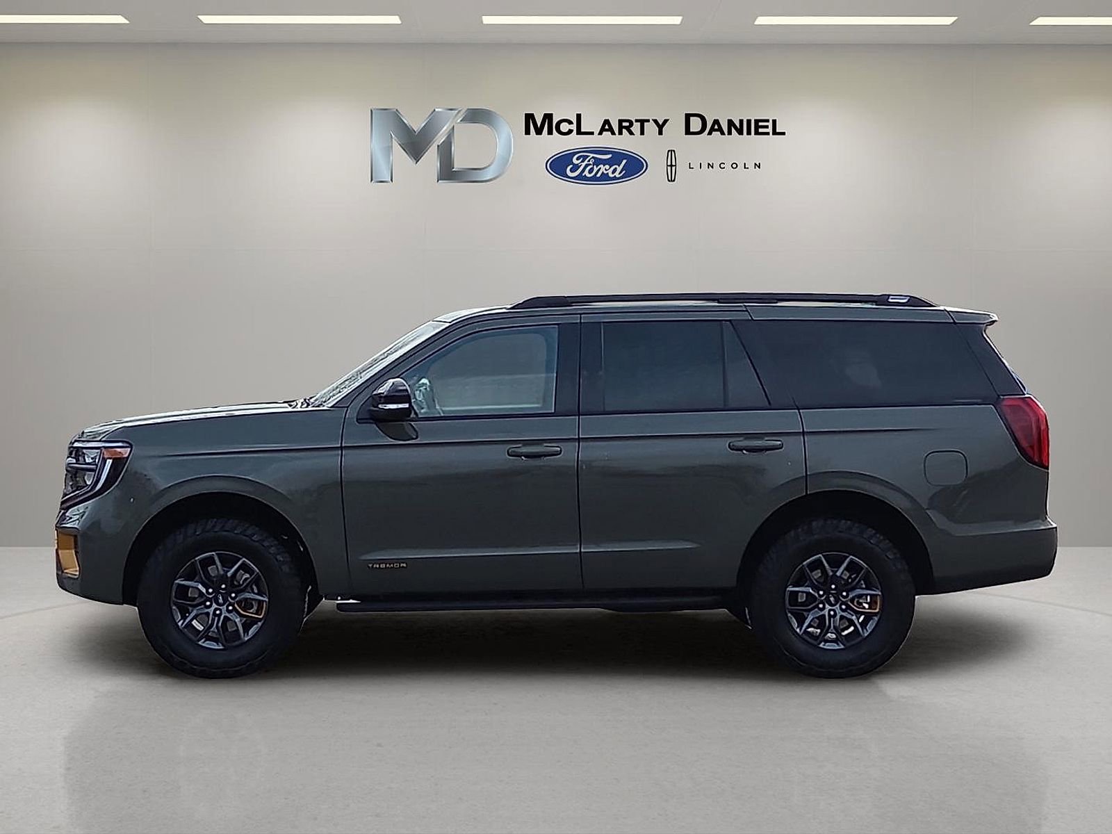Certified 2025 Ford Expedition Tremor image 3