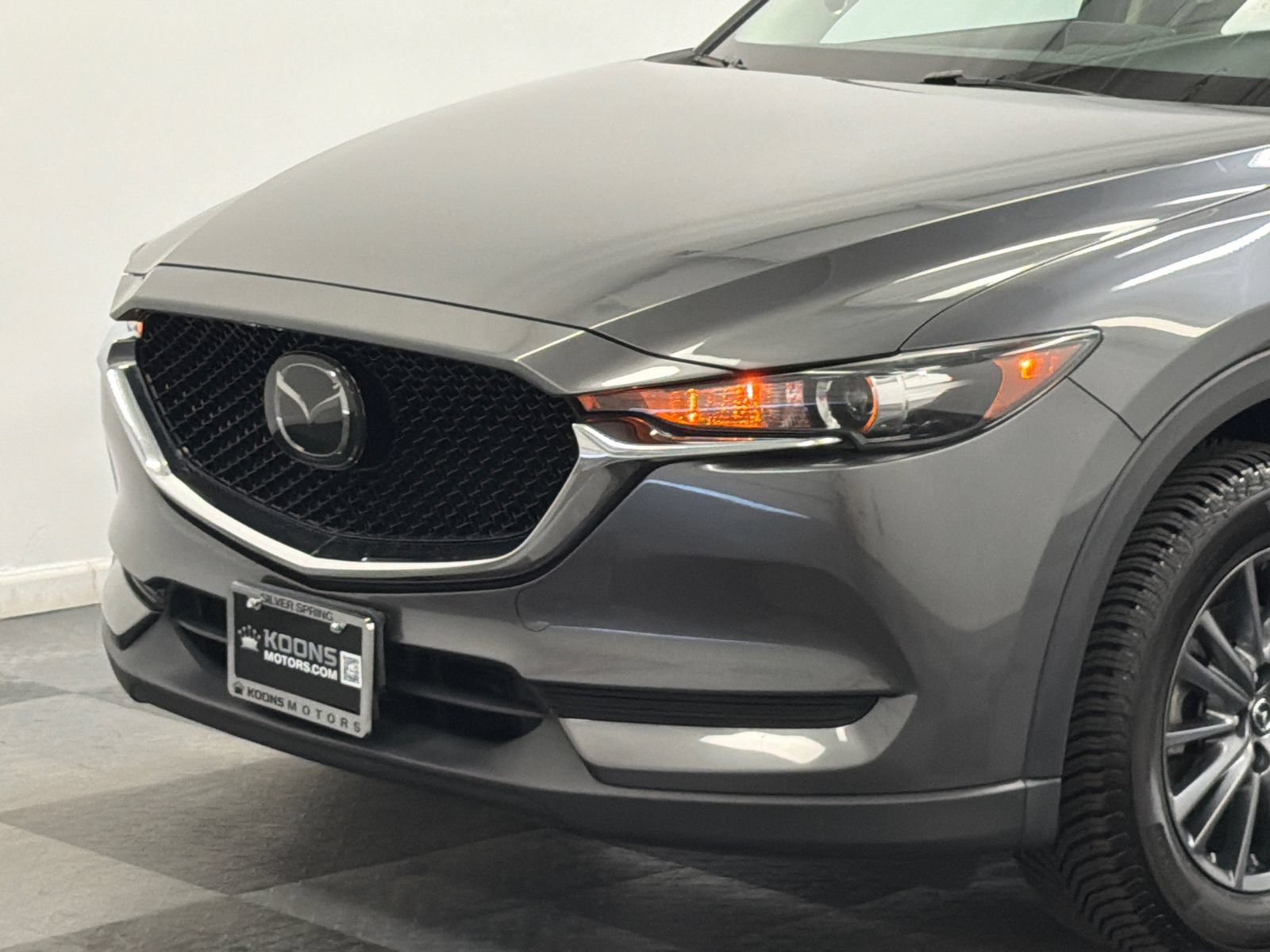 Used 2019 MAZDA CX-5 Touring AWD/4WD image 2