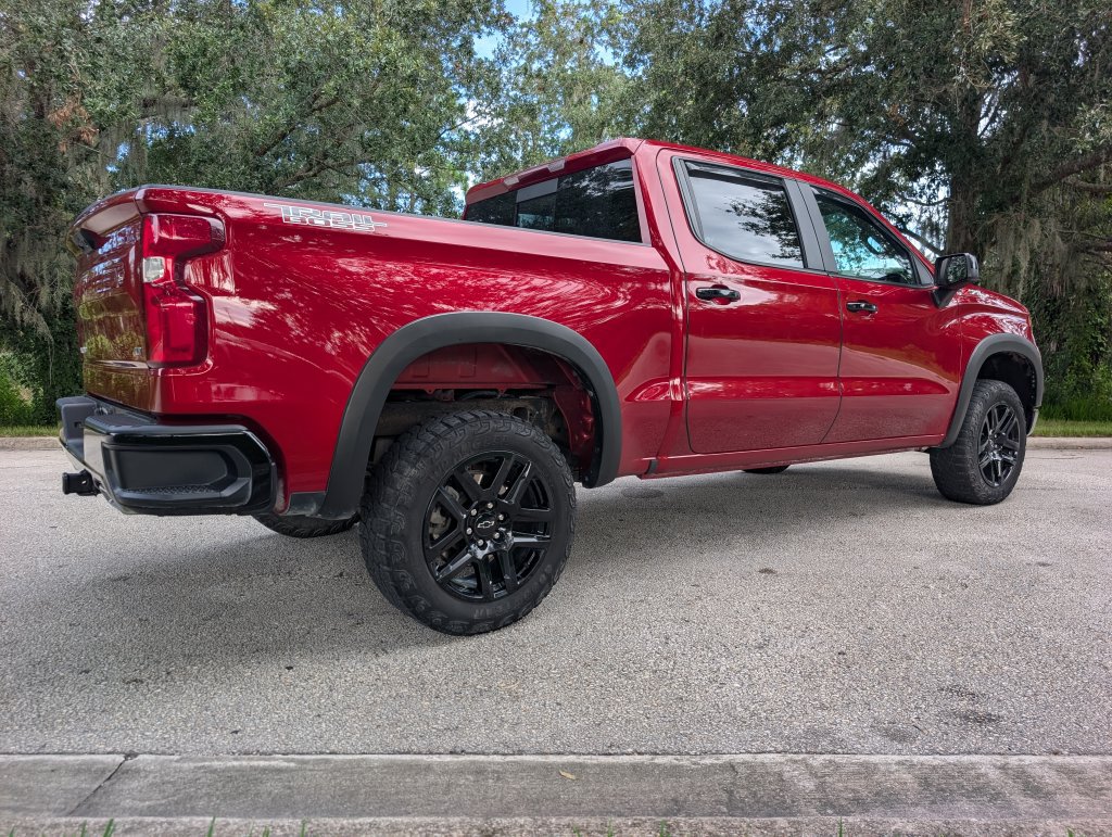 Used 2023 Chevrolet Silverado 1500 LT Trail Boss w/ Convenience Package II AWD/4WD image 9