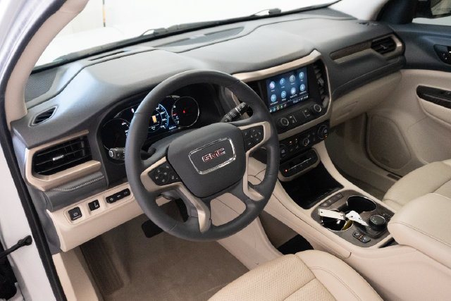 Used 2023 GMC Acadia Denali FWD image 4