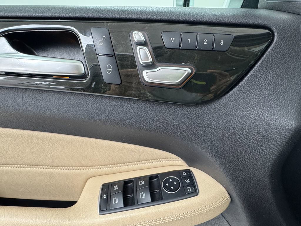 Used 2019 Mercedes-Benz GLS 450 4MATIC image 31