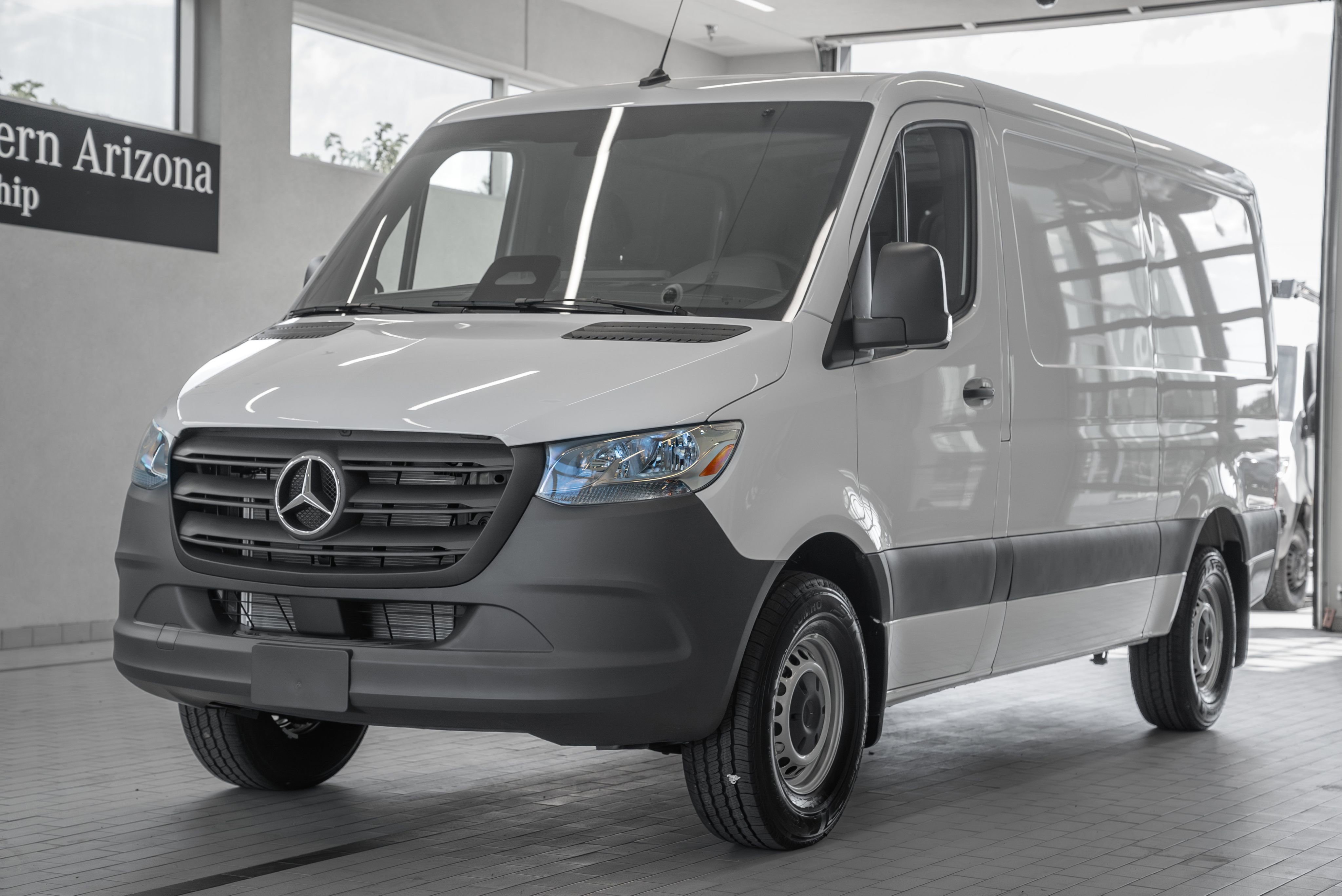 Used 2025 Mercedes-Benz Sprinter 2500 image 24