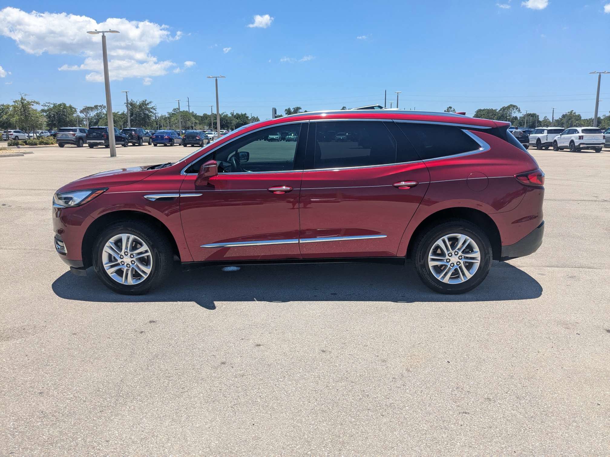 Used 2020 Buick Enclave Essence FWD image 8