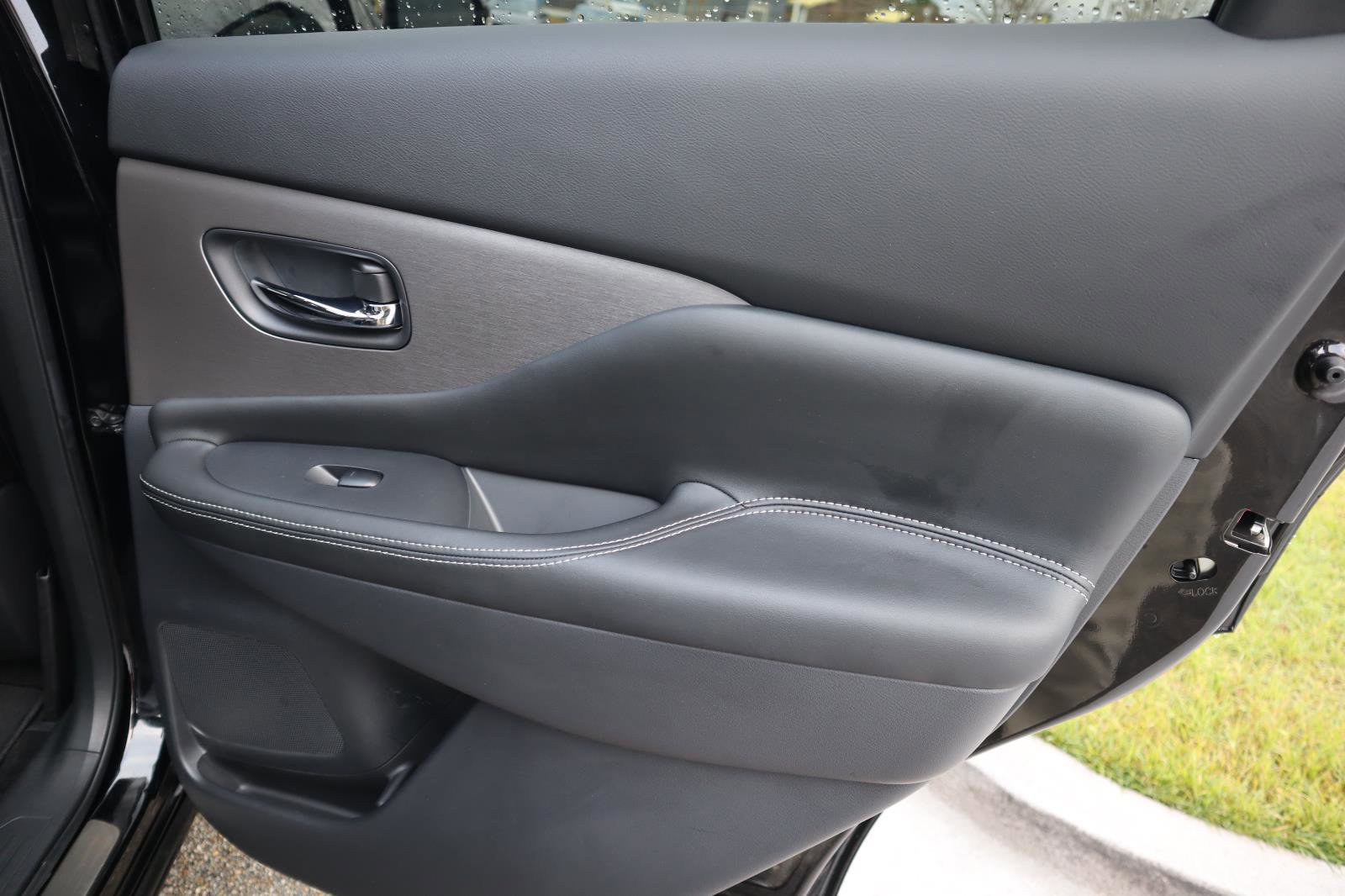 Certified 2024 Nissan Murano SV w/ SV Midnight Edition Package image 42