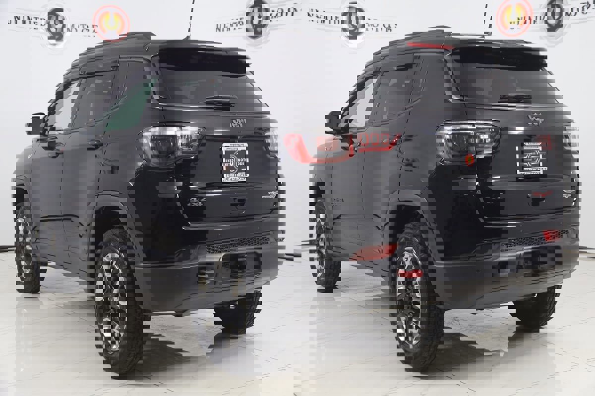 Used 2018 Jeep Compass Trailhawk w/ Safe & Security Group image 4