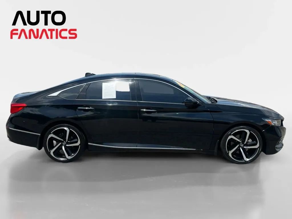 Used 2018 Honda Accord Touring image 6