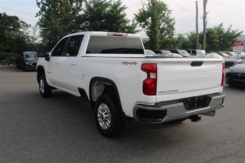 Used 2025 Chevrolet Silverado 2500 LT w/ Convenience Package AWD/4WD image 5