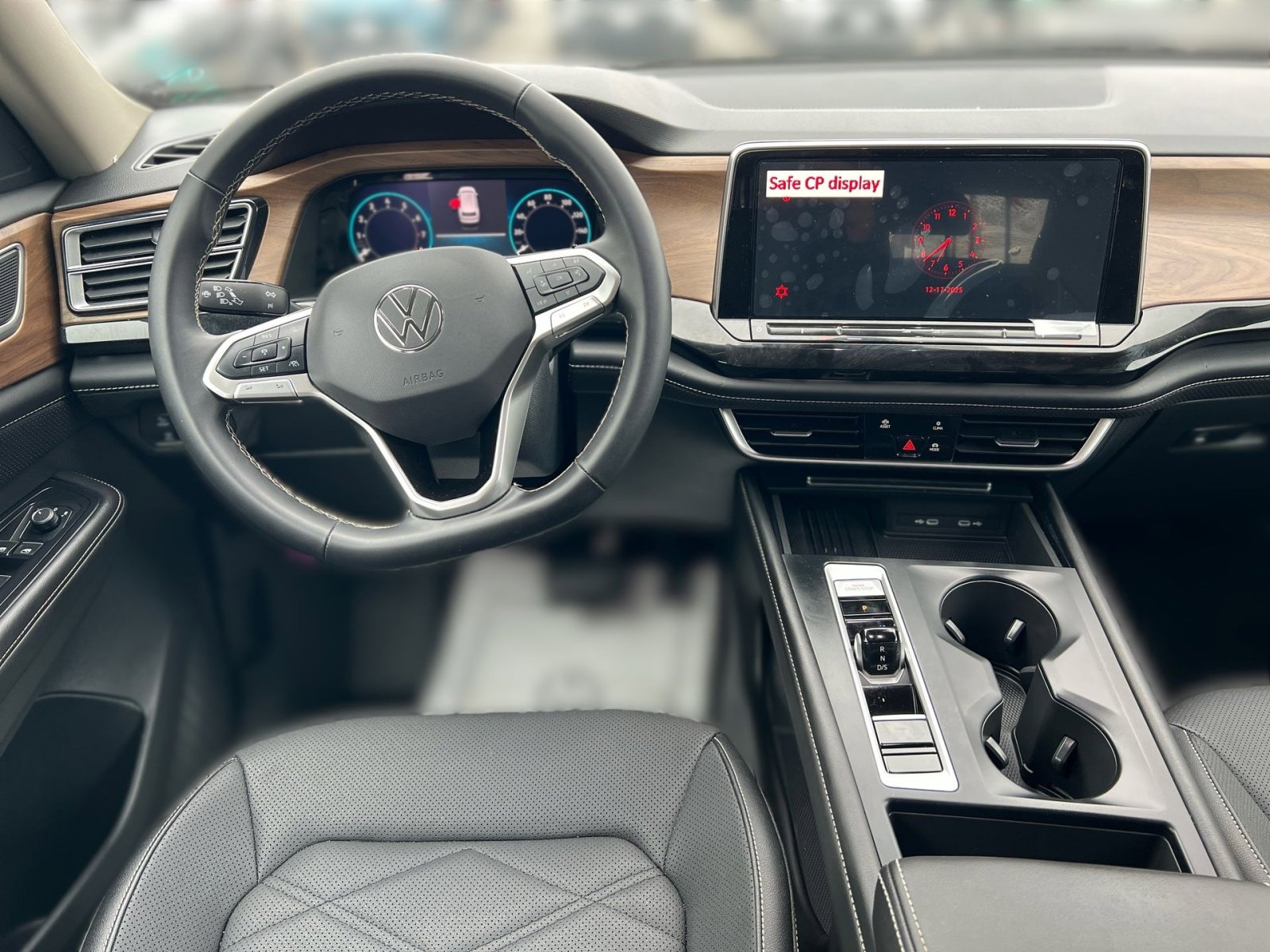 Used 2025 Volkswagen Atlas SE image 20