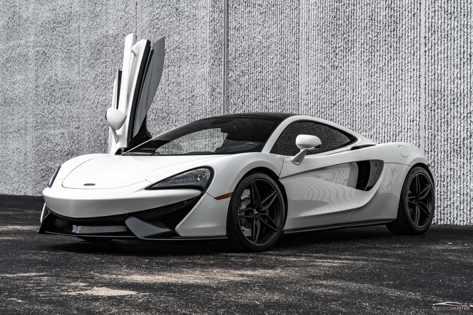 Used 2017 McLaren 570S image 14