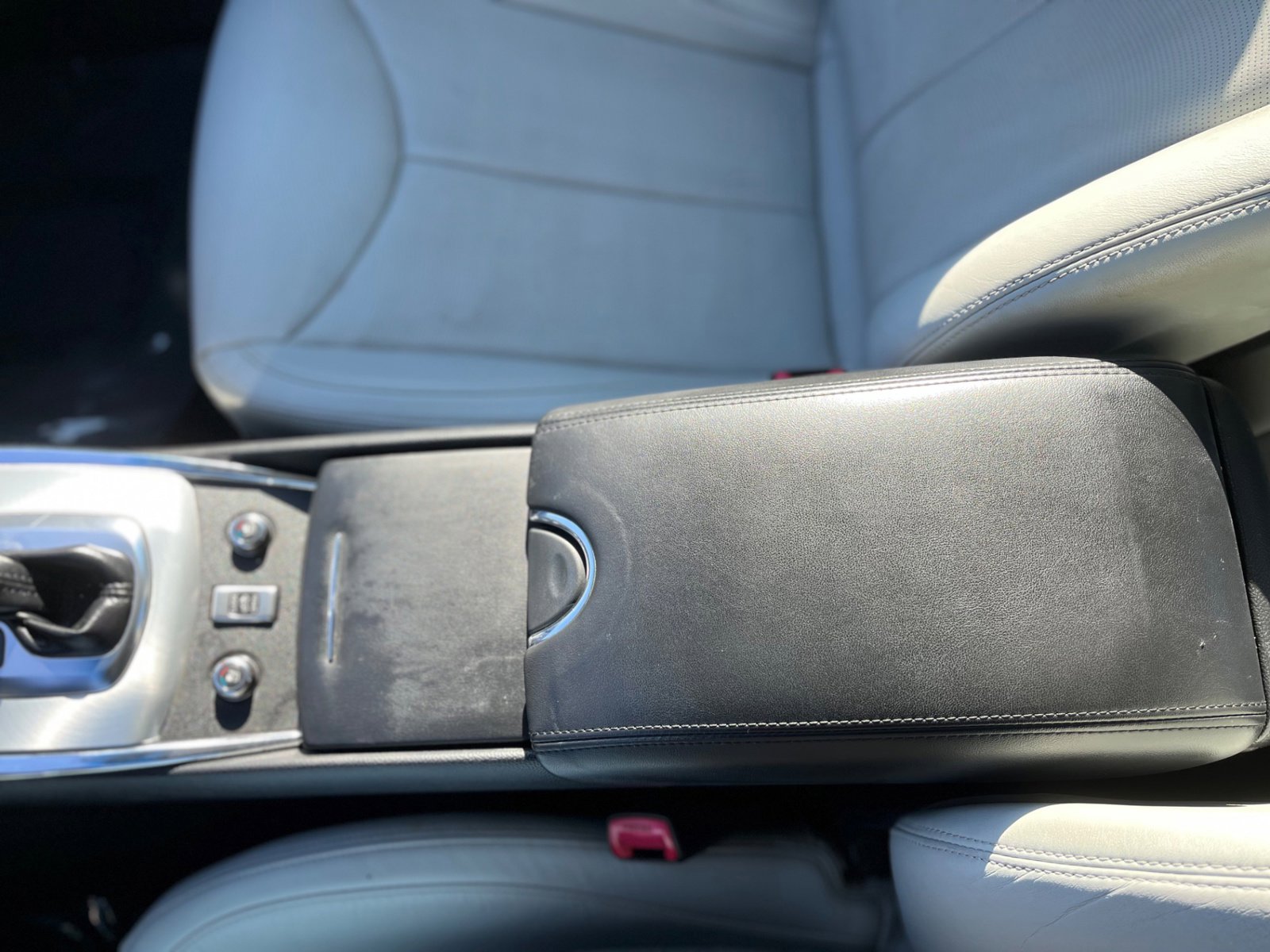 Used 2011 INFINITI G37 w/ Premium Pkg image 32