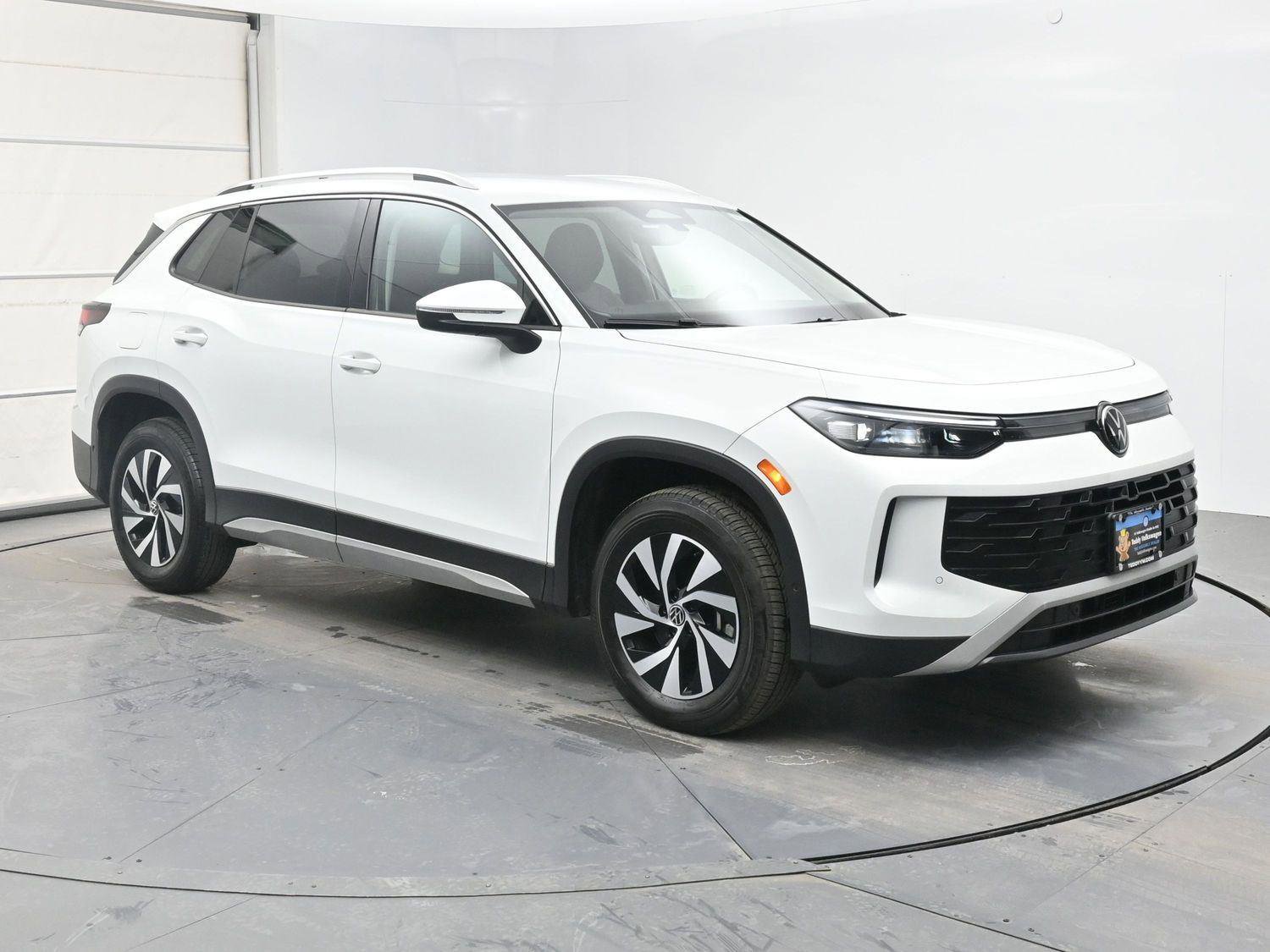 Certified 2025 Volkswagen Tiguan S image 28