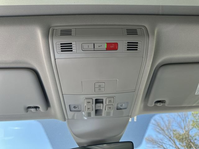 Used 2022 Volkswagen Taos SEL w/ Panoramic Sunroof Package image 25