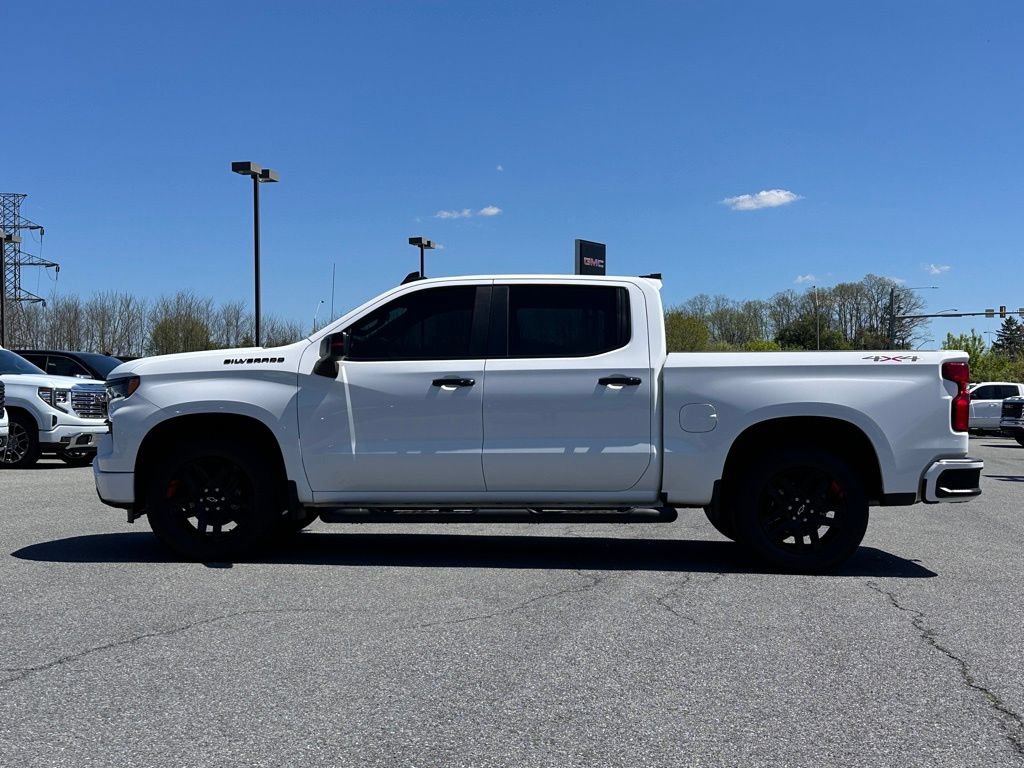 Used 2024 Chevrolet Silverado 1500 RST w/ Redline Edition AWD/4WD image 7