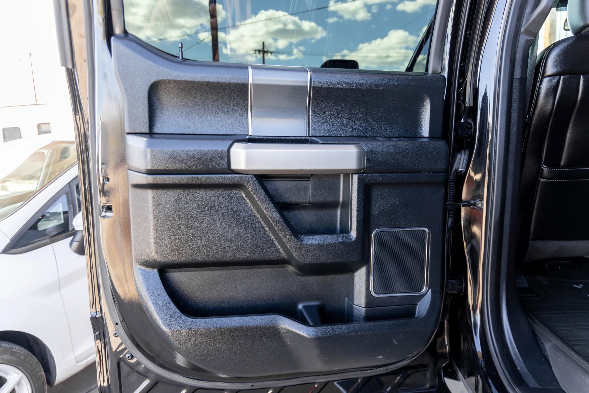 Used 2020 Ford F150 Lariat w/ Equipment Group 502A Luxury image 13