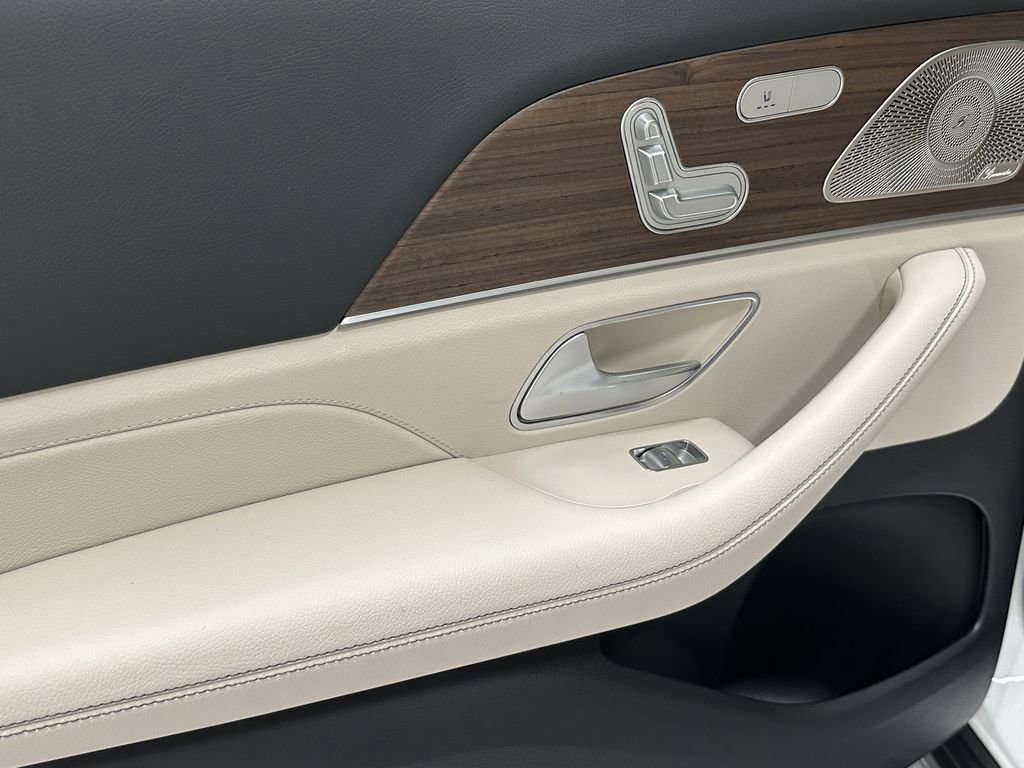 New 2026 Mercedes-Benz GLS 450 4MATIC image 27