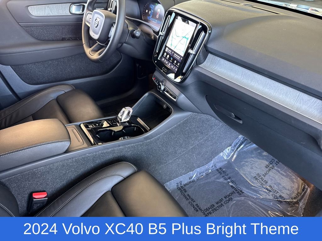 Certified 2024 Volvo XC40 B5 Plus w/ Protection Package Premier image 15