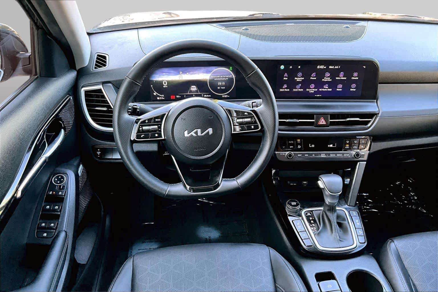 Used 2024 Kia Seltos SX w/ SX Sunroof Package AWD/4WD image 6