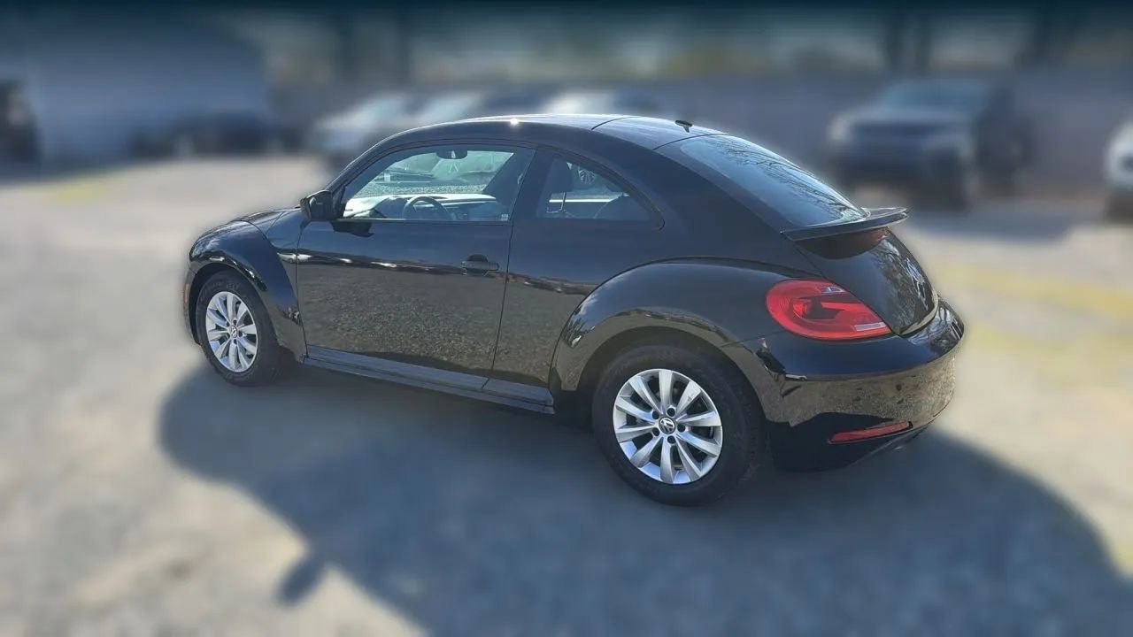 Used 2015 Volkswagen Beetle 1.8T FWD image 25