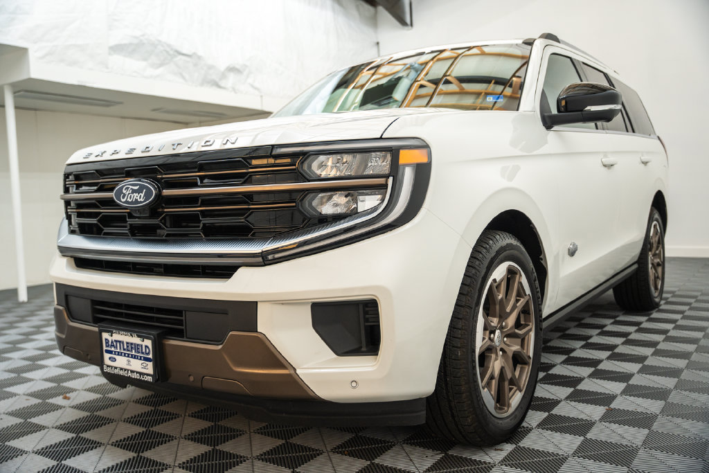 Certified 2026 Ford Expedition King Ranch AWD/4WD image 3