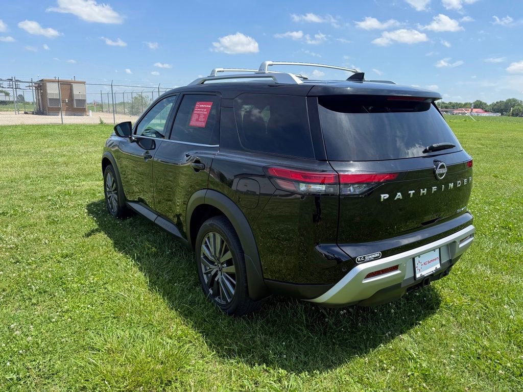 Certified 2025 Nissan Pathfinder SL w/ SL Premium Package AWD/4WD image 7