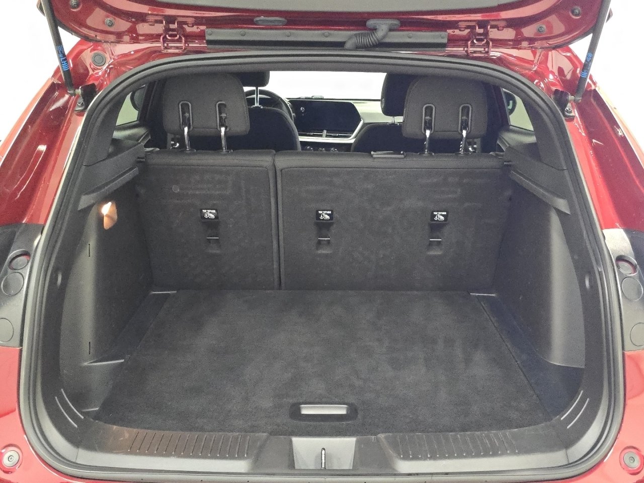 Used 2024 Chevrolet Trax RS FWD image 18