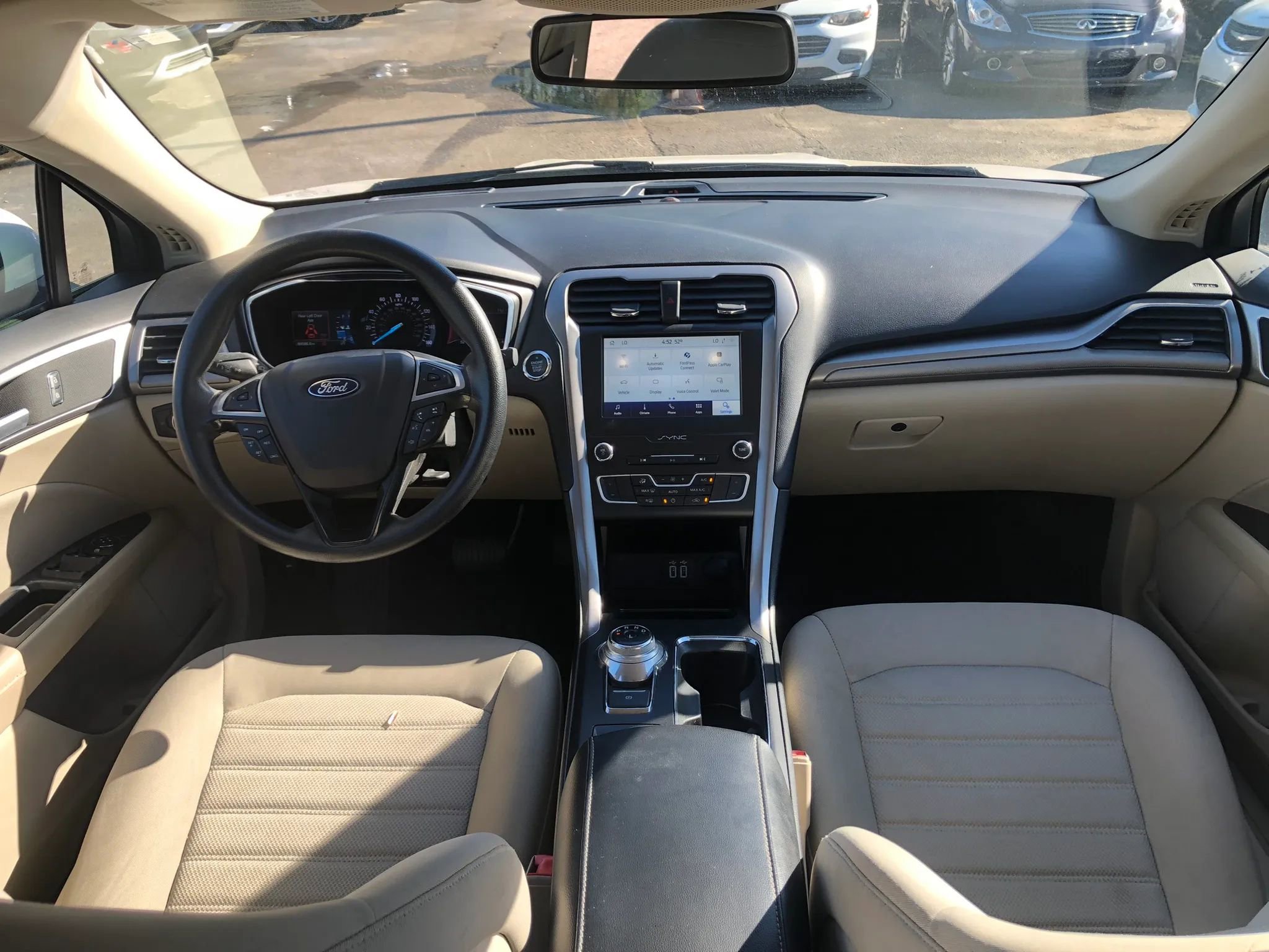 Used 2020 Ford Fusion SE FWD image 21