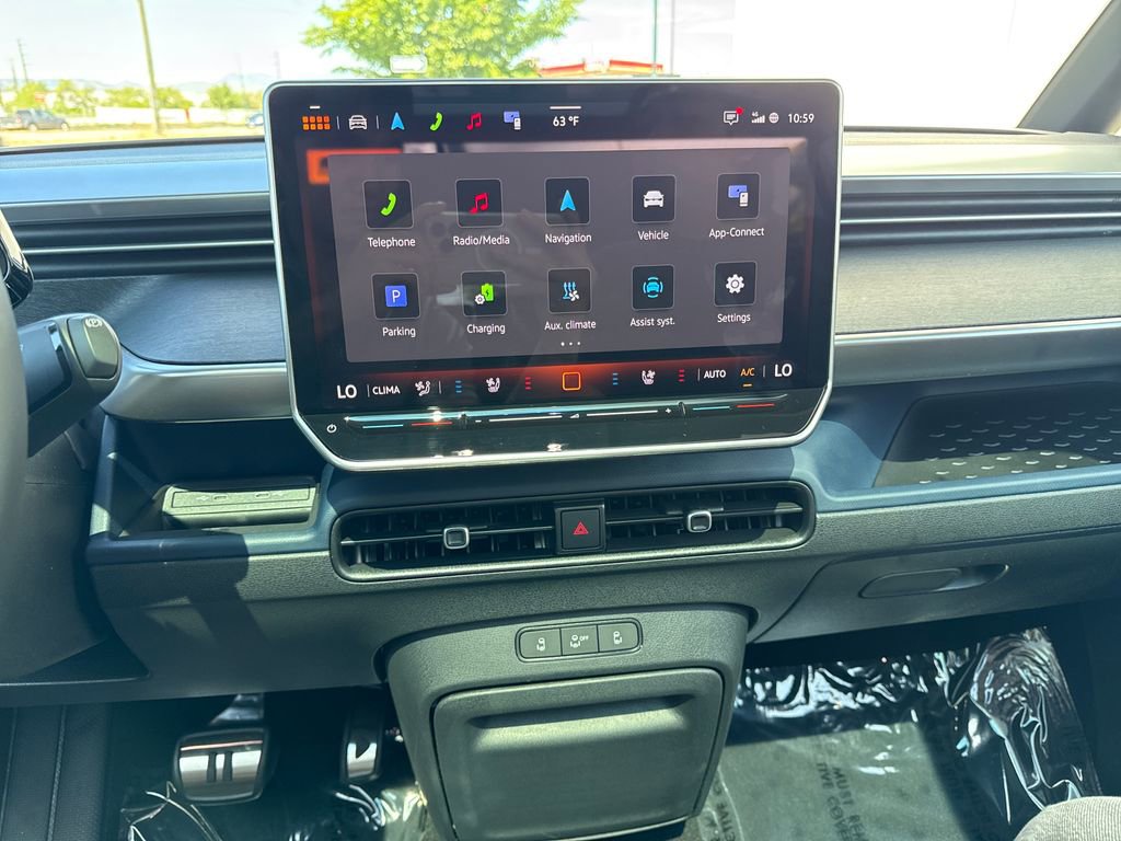 New 2025 Volkswagen ID. Buzz Pro S Plus AWD/4WD image 13