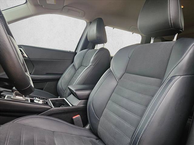 Used 2023 Mitsubishi Outlander SE FWD image 16