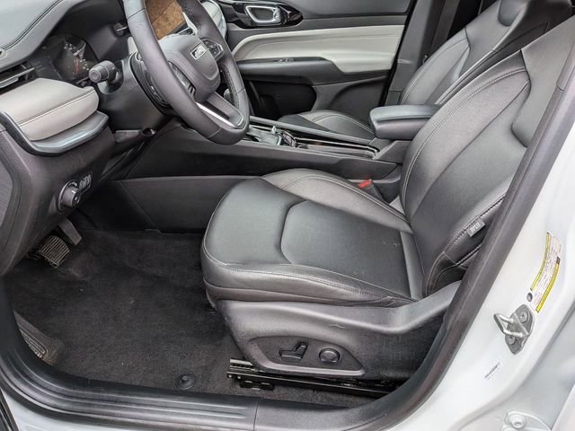 Used 2025 Jeep Compass Limited image 12