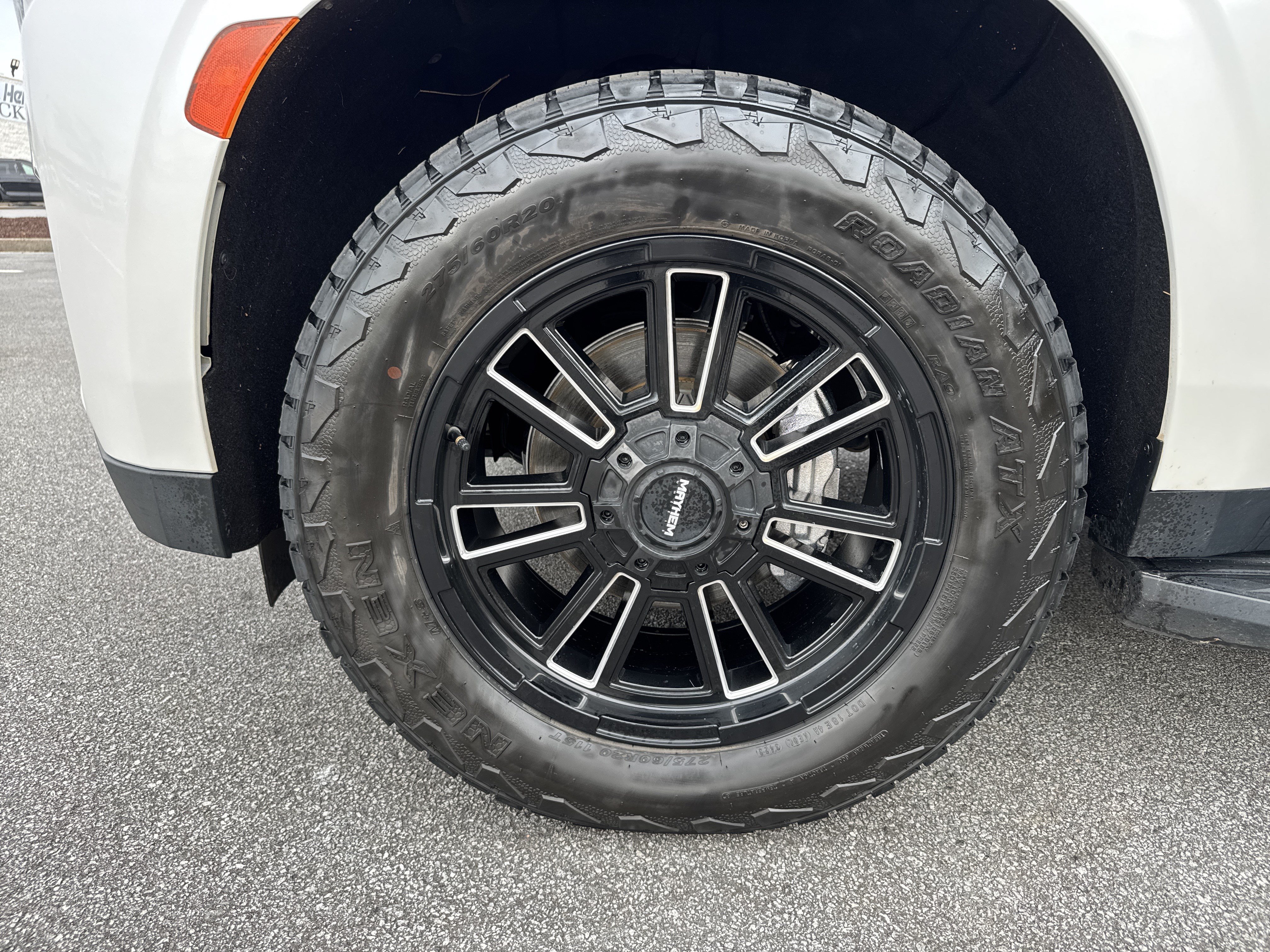 Used 2022 GMC Yukon SLT w/ SLT Premium Package RWD image 13