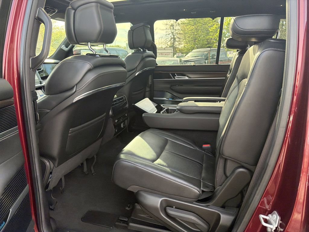Used 2022 Jeep Grand Wagoneer Series I AWD/4WD image 15