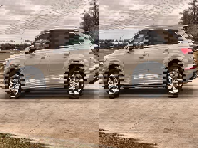 Used 2023 Audi Q7 2.0T Premium w/ Convenience Package image 4