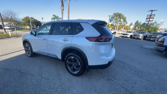 Used 2025 Nissan Rogue SV image 6