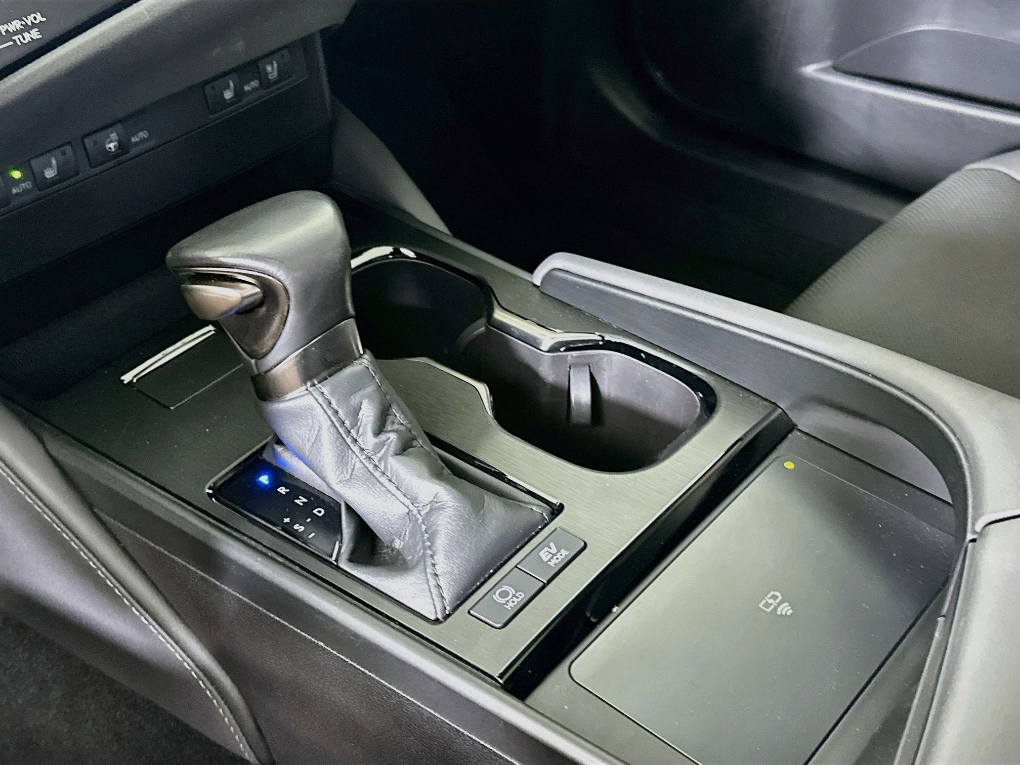 Used 2024 Lexus ES 300h w/ Premium Package FWD image 24