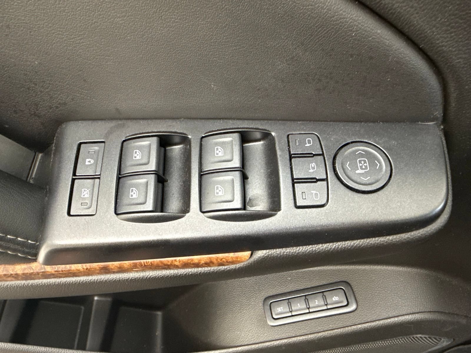 Used 2019 Chevrolet Tahoe Premier AWD/4WD image 12