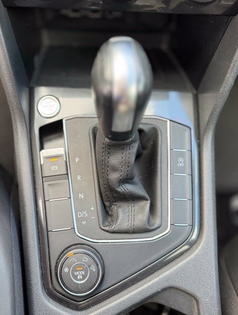 Used 2020 Volkswagen Tiguan SE AWD/4WD image 17