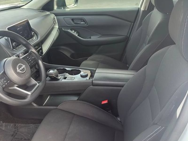 Used 2024 Nissan Rogue S AWD/4WD image 16