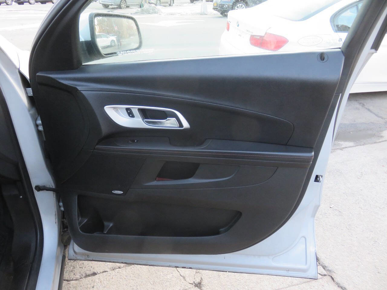Used 2015 Chevrolet Equinox LT image 24