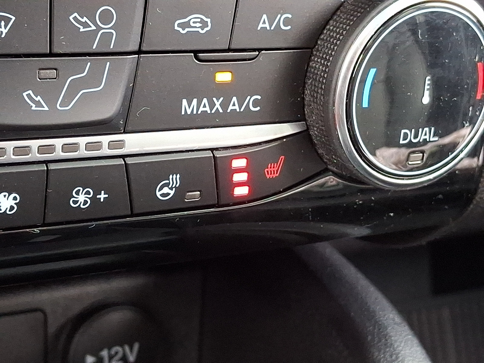 Certified 2022 Ford Escape SEL AWD/4WD image 32