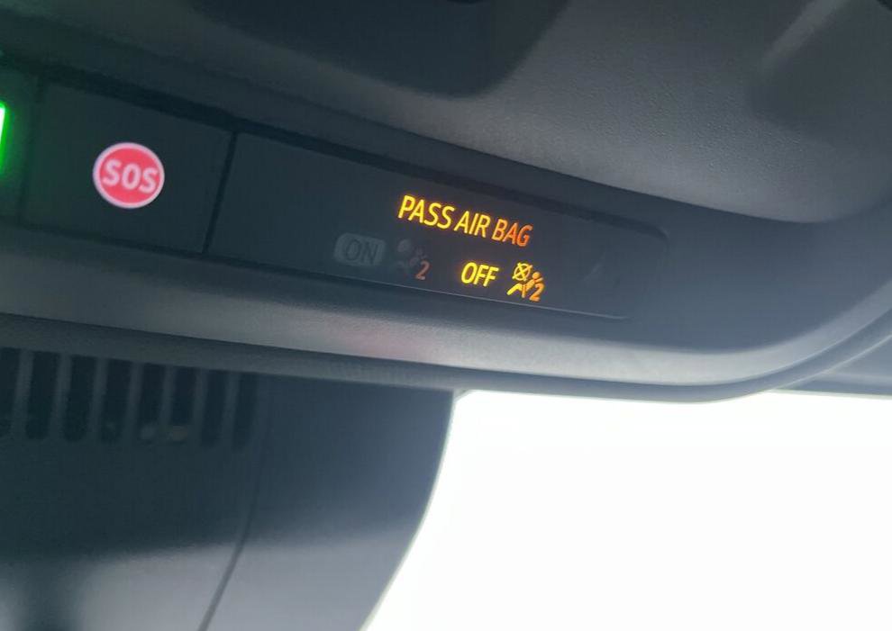 Used 2023 GMC Yukon XL Denali w/ Denali Reserve Package image 11