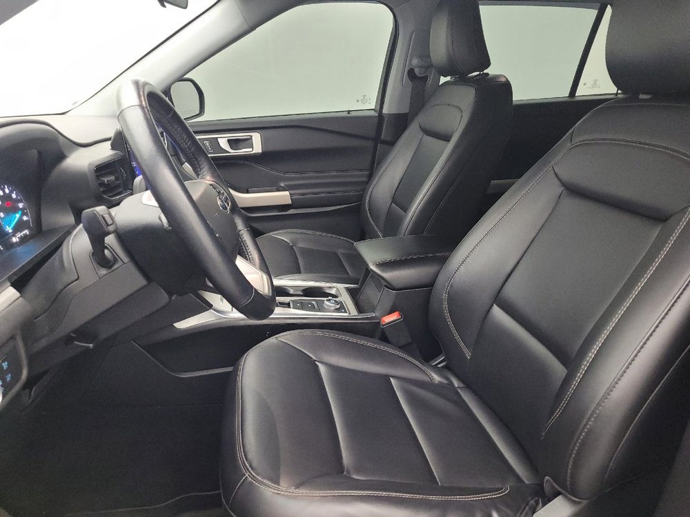 Used 2022 Ford Explorer XLT w/ Equipment Group 202A image 17
