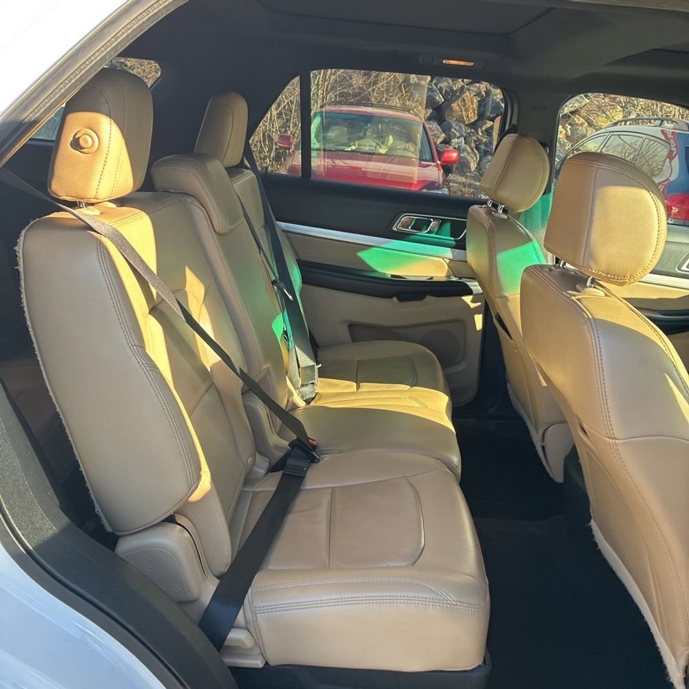 Used 2016 Ford Explorer XLT w/ Equipment Group 202A image 12