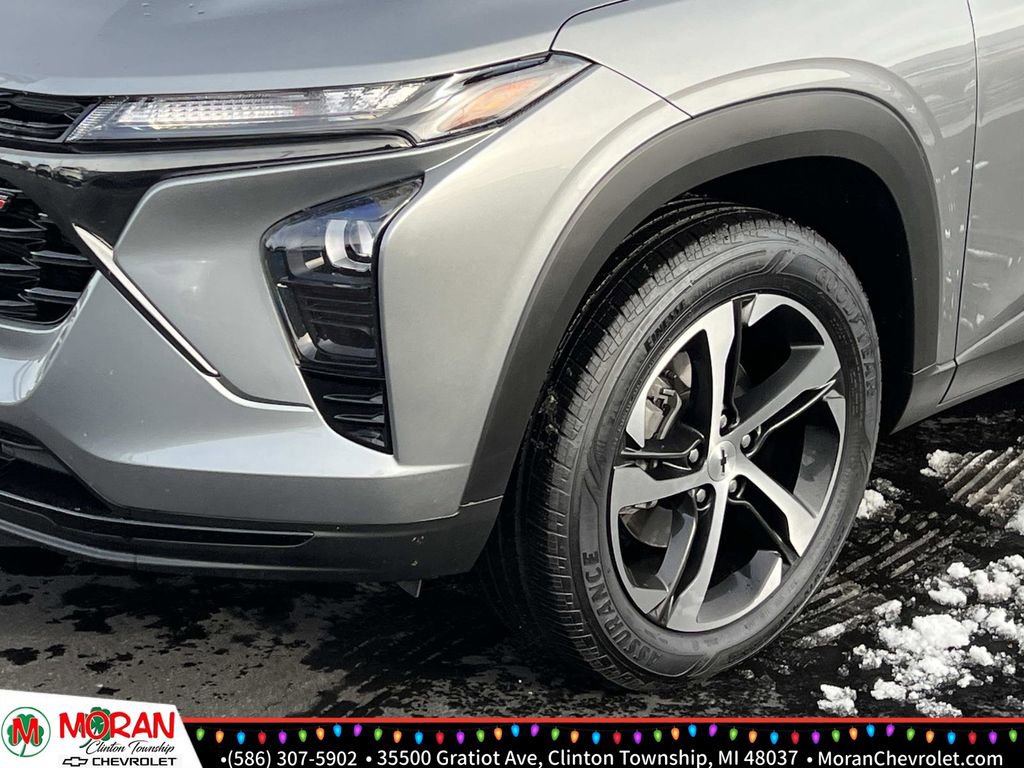 Certified 2024 Chevrolet Trax RS w/ Driver Confidence Package image 8