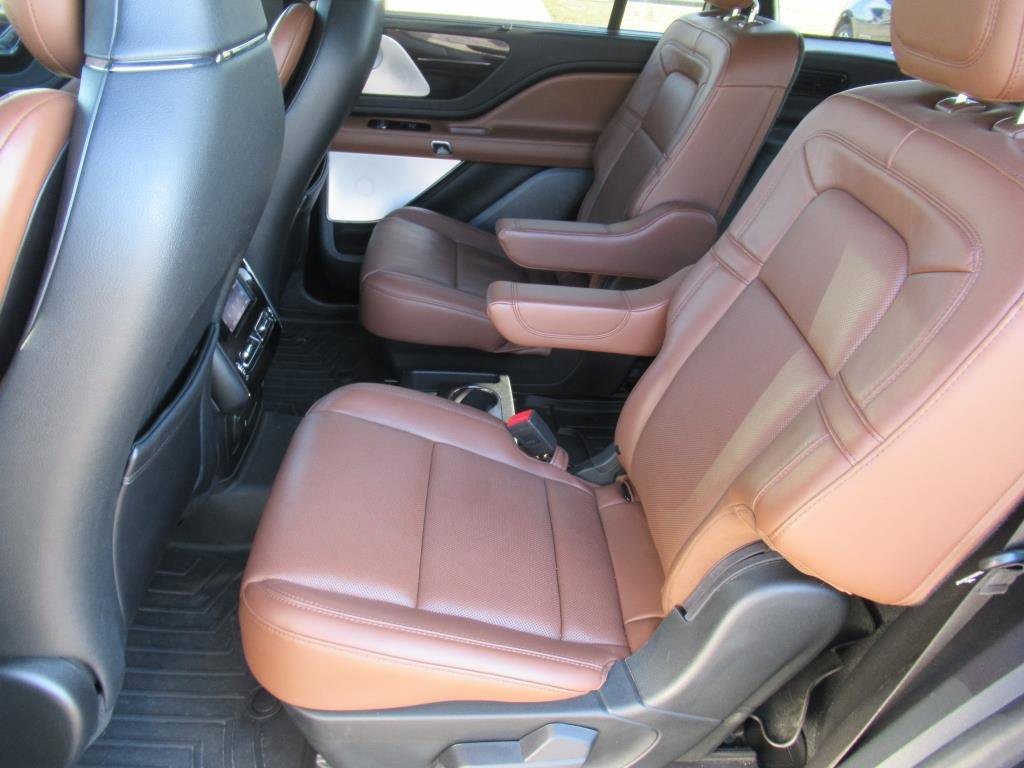 Used 2023 Lincoln Aviator Reserve w/ Equipment Group 201A AWD/4WD image 29